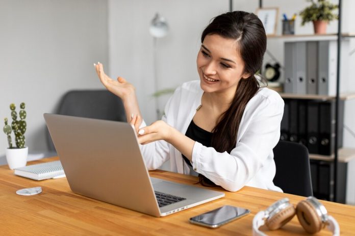 Benefits of Pursuing an Online BCom Course